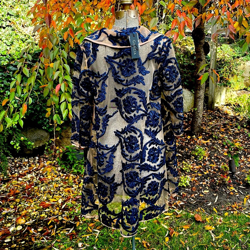 GRACIA SHEER & DARK BLUE EMBROIDERY 3/4 SLEEVE EVENING DUSTER - L - NWT !  💙🤎 - Picture 4 of 8